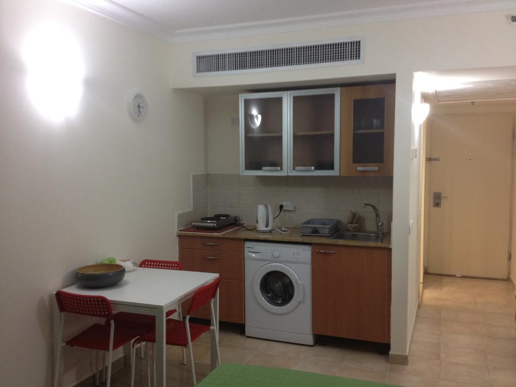 Apartments On The Beach Haifa Room photo