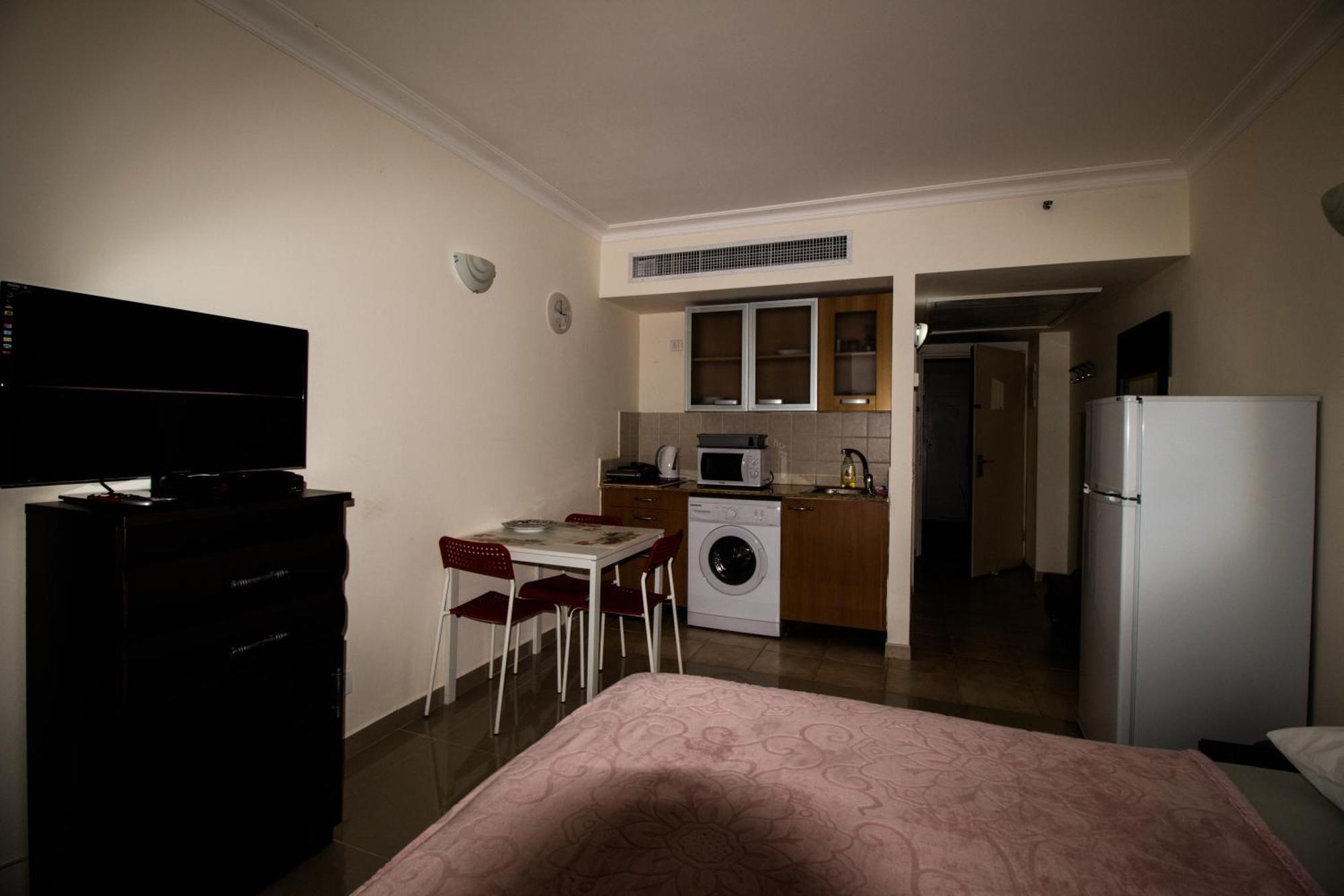 Apartments On The Beach Haifa Room photo