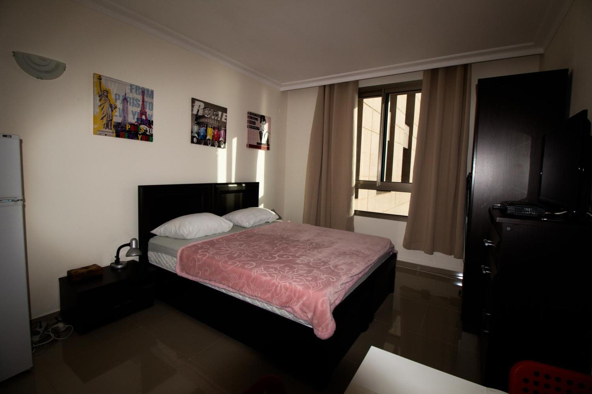 Apartments On The Beach Haifa Room photo