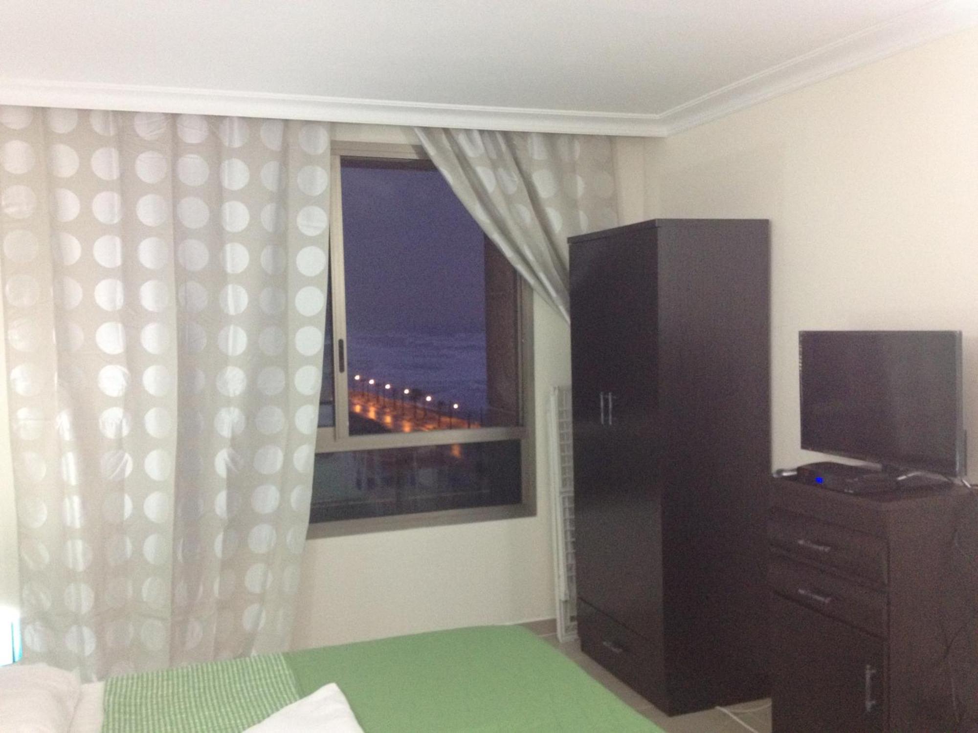 Apartments On The Beach Haifa Room photo